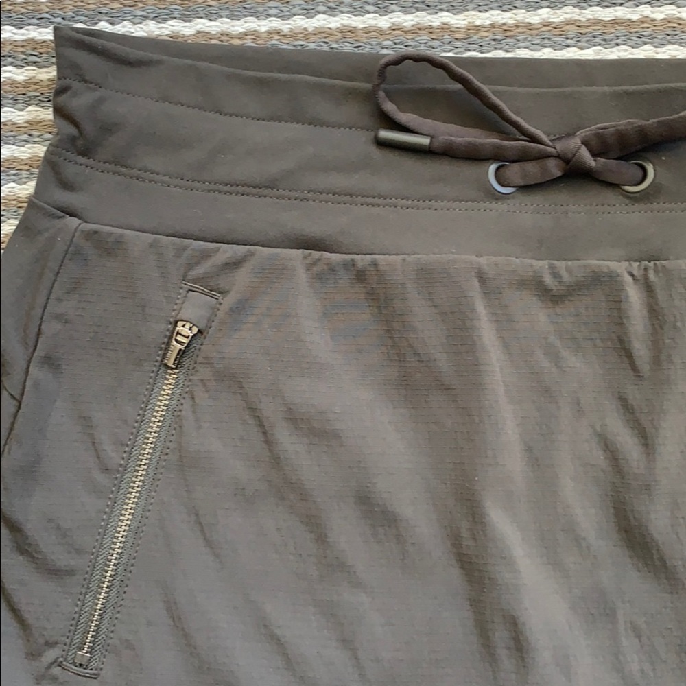 EUC! Athleta Trekkie North Skort.  Sz. 6